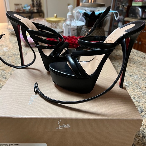 BRAND NEW Christian Louboutin size 37 Clessimo heels - Picture 3 of 6